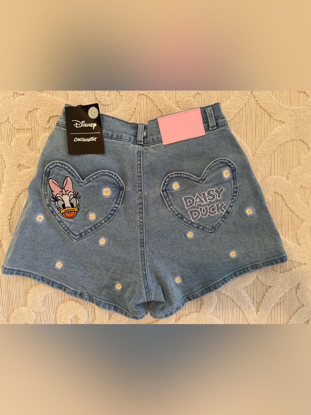 Cakeworthy Women's Daisy Duck 85th Anniversary Denim Shorts NWT Size 26